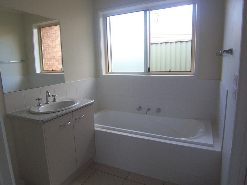 2/24 Trumble Street, Eaglehawk VIC 3556