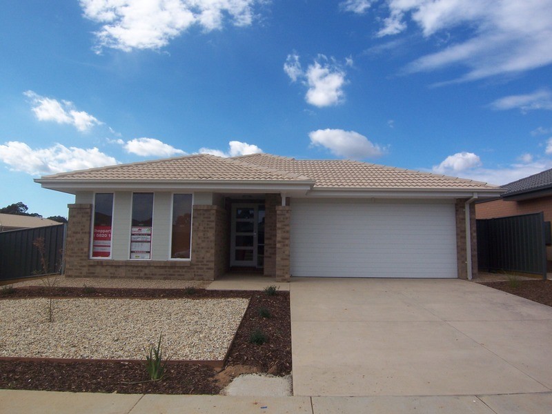 16 Pamela  Avenue, Jackass Flat VIC 3556