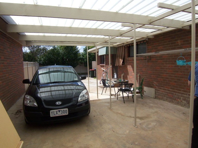 1/2 Beverley Street, Kangaroo Flat VIC 3555