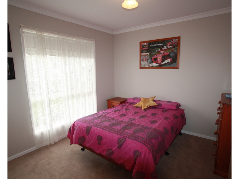 3 Proud Terrace, Flora Hill VIC 3550