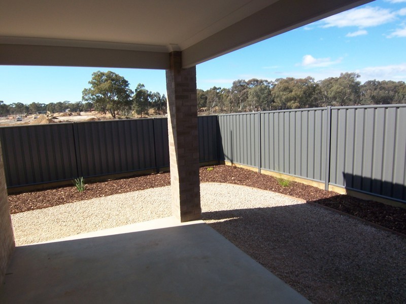 16 Pamela Avenue, Jackass Flat VIC 3556