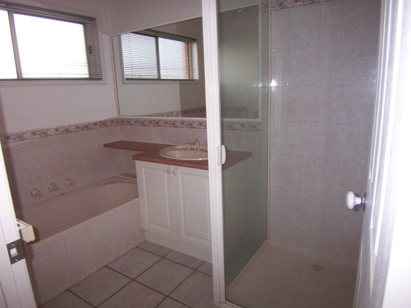 8 Allpress Drive, Golden Square VIC 3555