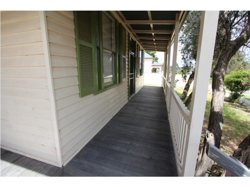 17 Graham Street, Quarry Hill VIC 3550