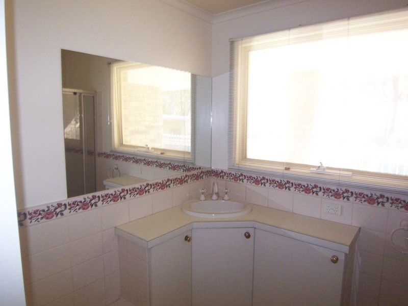 32 Lawson Street, Spring Gully VIC 3550