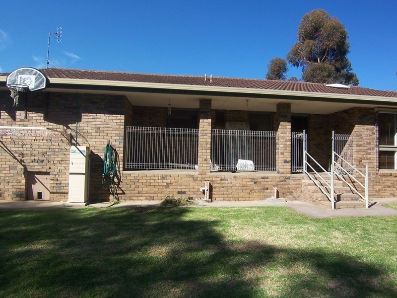 32 Lawson Street, Spring Gully VIC 3550