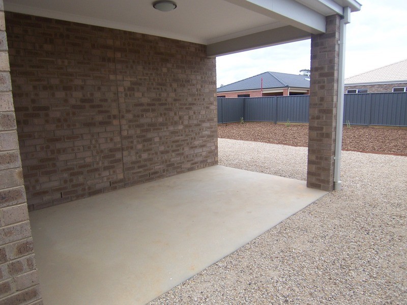 2 Creekside Close, Jackass Flat VIC 3556