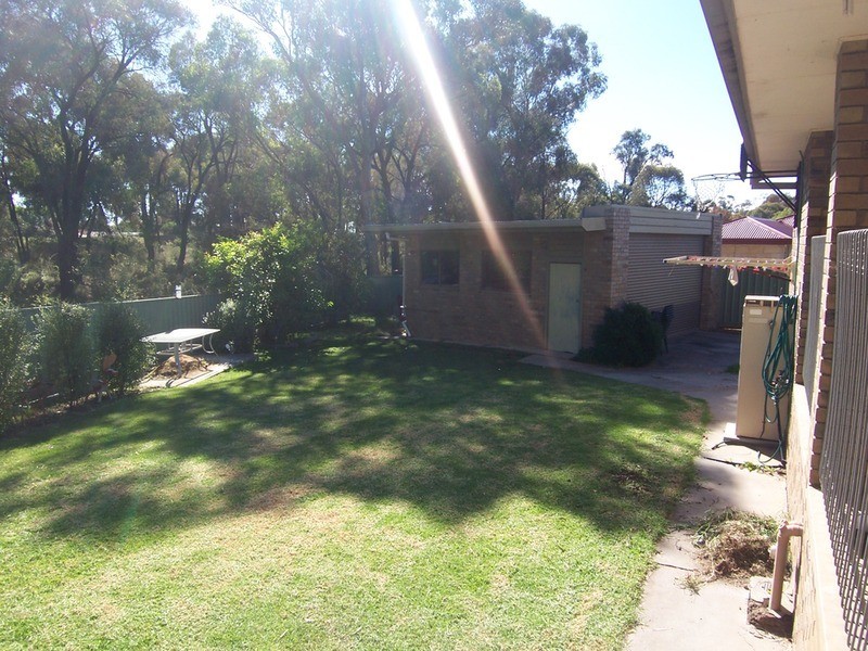 32 Lawson  Street, Spring Gully VIC 3550