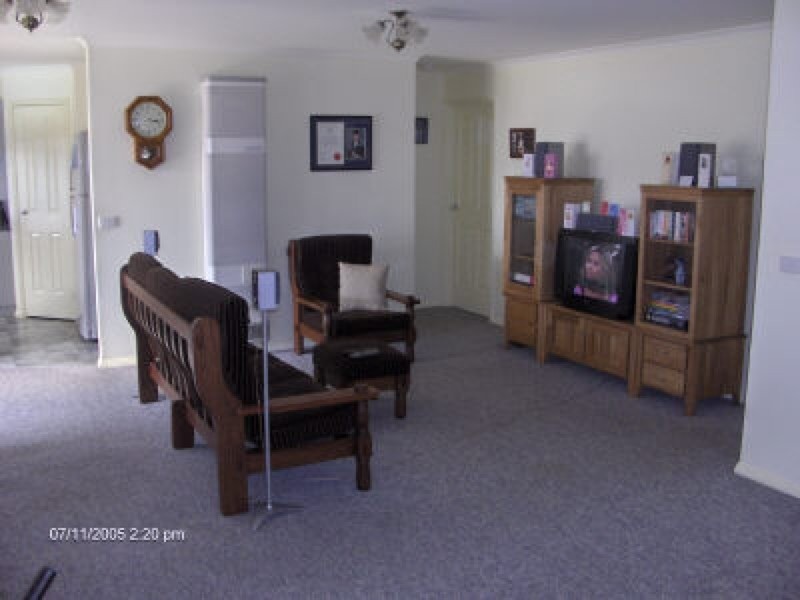 11 Goodenia Avenue, Kangaroo Flat VIC 3555