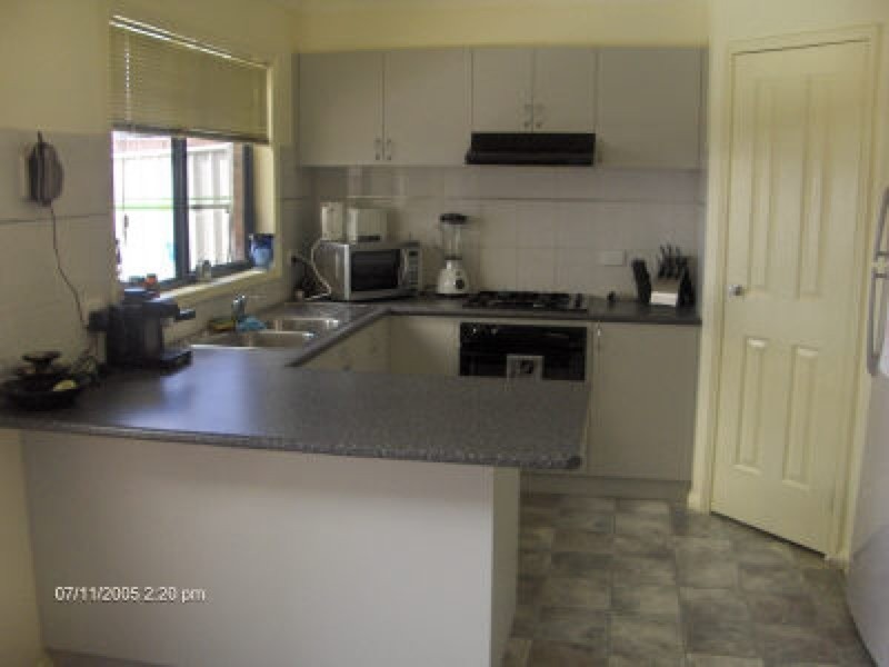 11 Goodenia Avenue, Kangaroo Flat VIC 3555