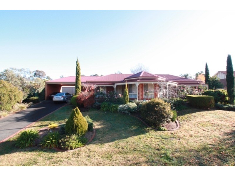 2 Sunrise  Drive, Strathdale VIC 3550