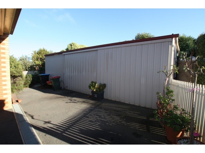 2 Sunrise  Drive, Strathdale VIC 3550