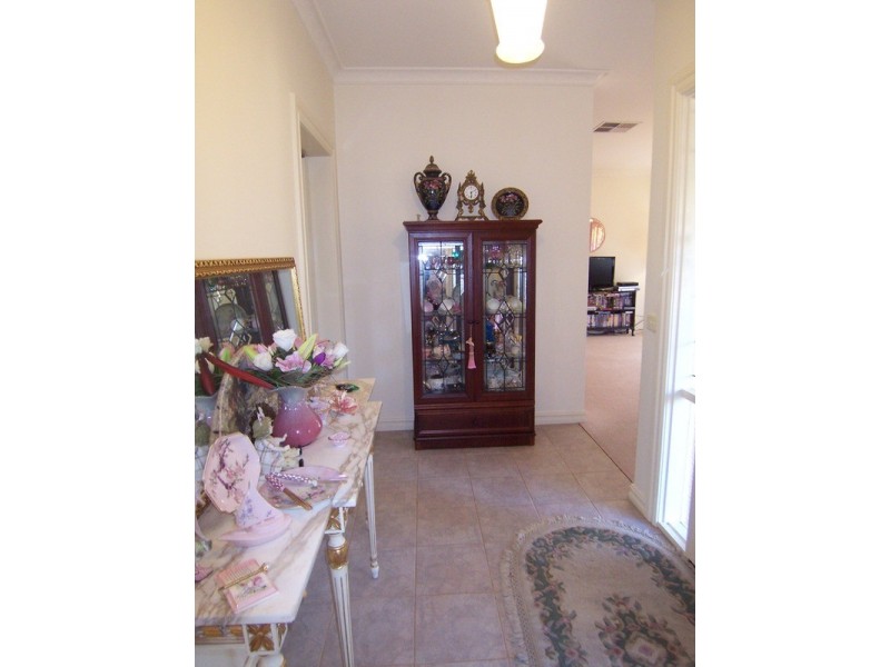 2 Sunrise  Drive, Strathdale VIC 3550