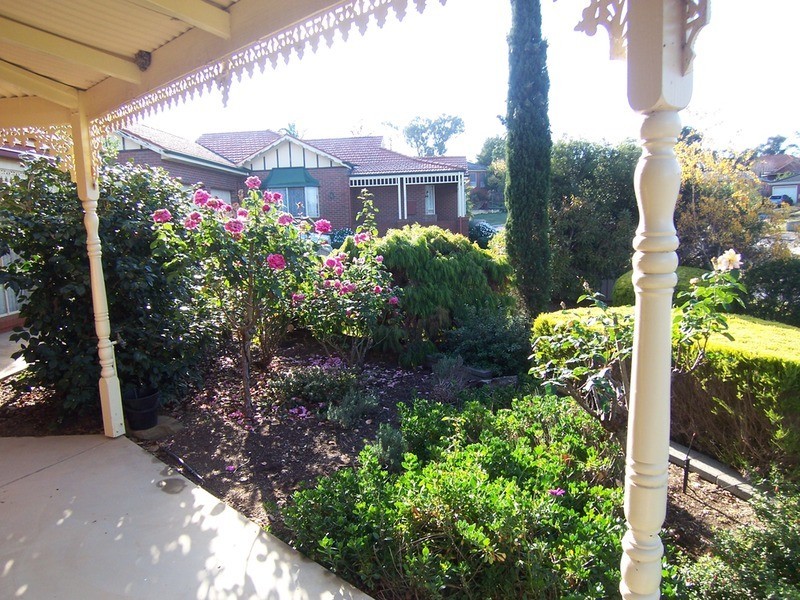 2 Sunrise  Drive, Strathdale VIC 3550