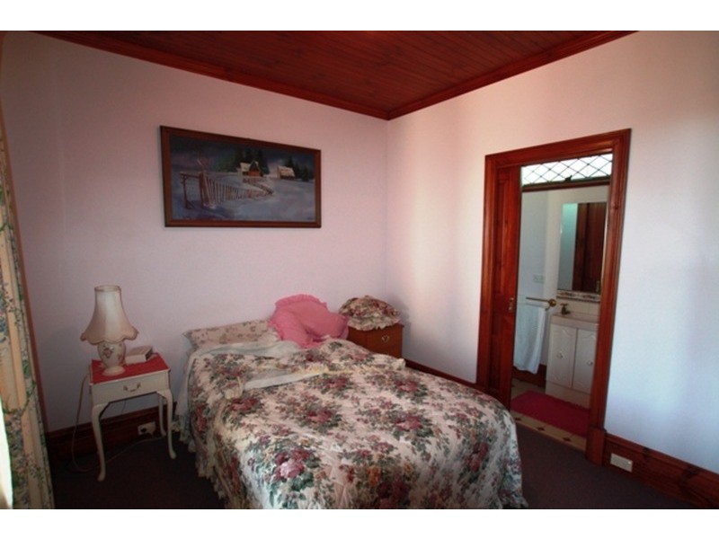 6 Butts Road, Eaglehawk VIC 3556