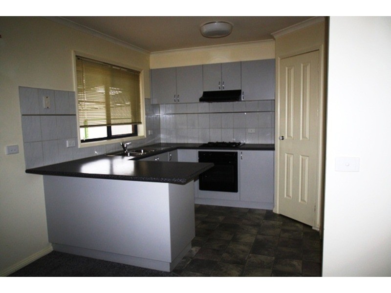 11 Goodenia Avenue, Kangaroo Flat VIC 3555