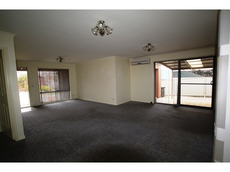 11 Goodenia Avenue, Kangaroo Flat VIC 3555