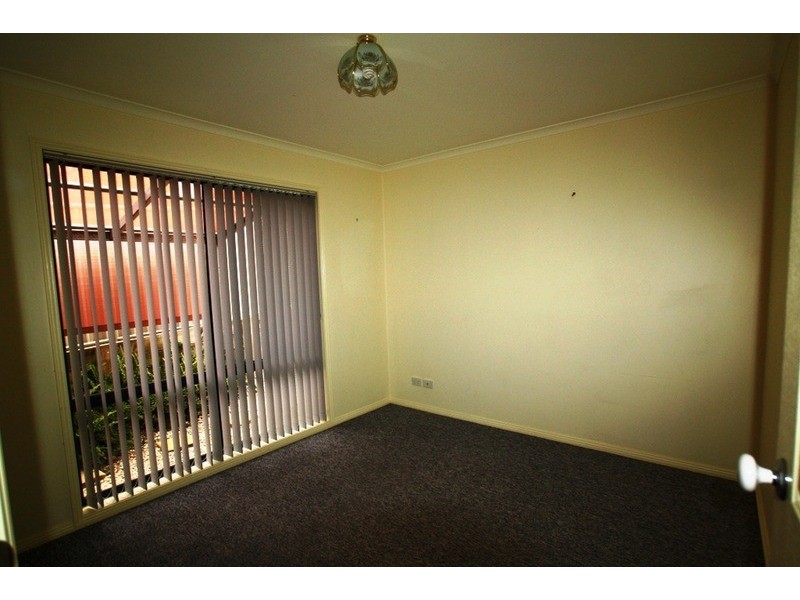 11 Goodenia Avenue, Kangaroo Flat VIC 3555