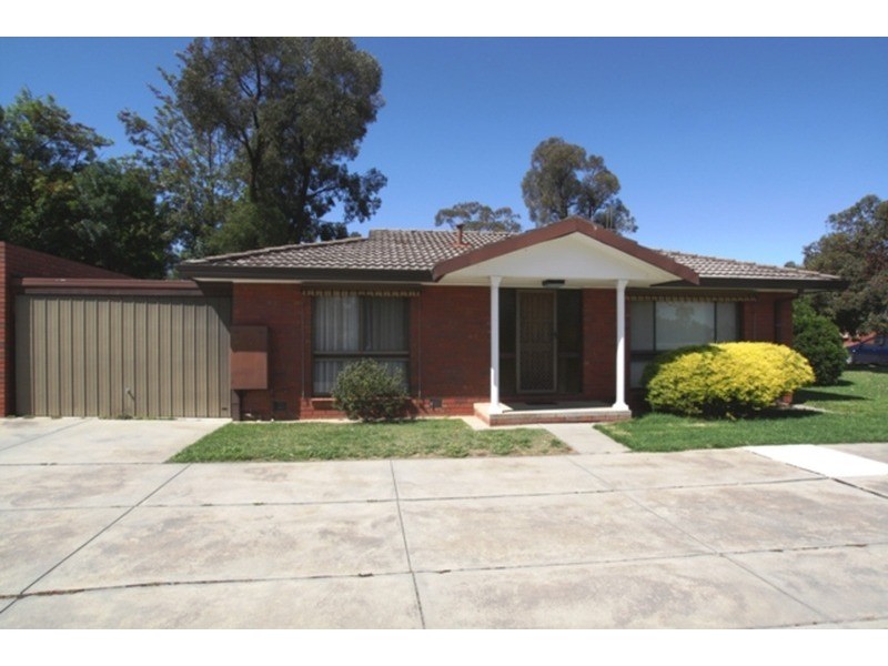 1/7 Carola Court, Kennington VIC 3550