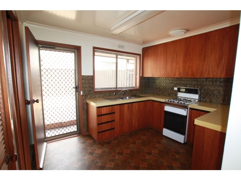 1/7 Carola Court, Kennington VIC 3550