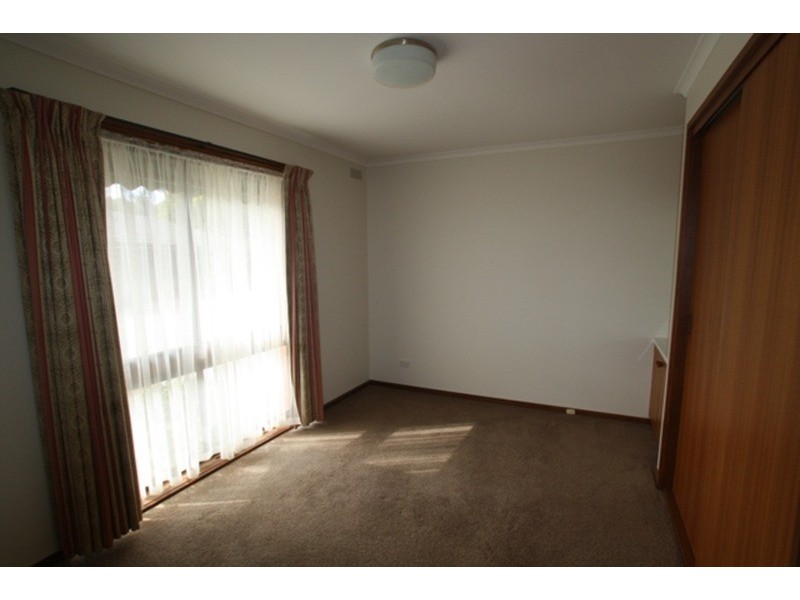 1/7 Carola Court, Kennington VIC 3550