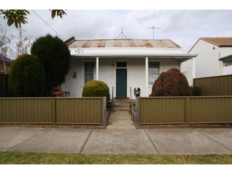 13  Neale Street, Flora Hill VIC 3550