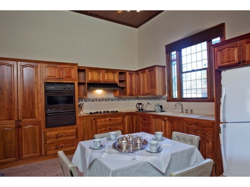 6 Butts Road, Eaglehawk VIC 3556