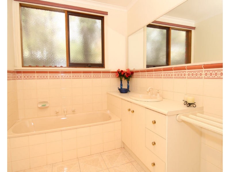 1 Silverfox Court, Strathdale VIC 3550