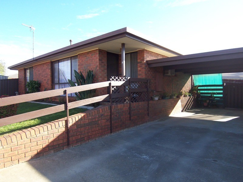 2/24 Turner Street, California Gully VIC 3556