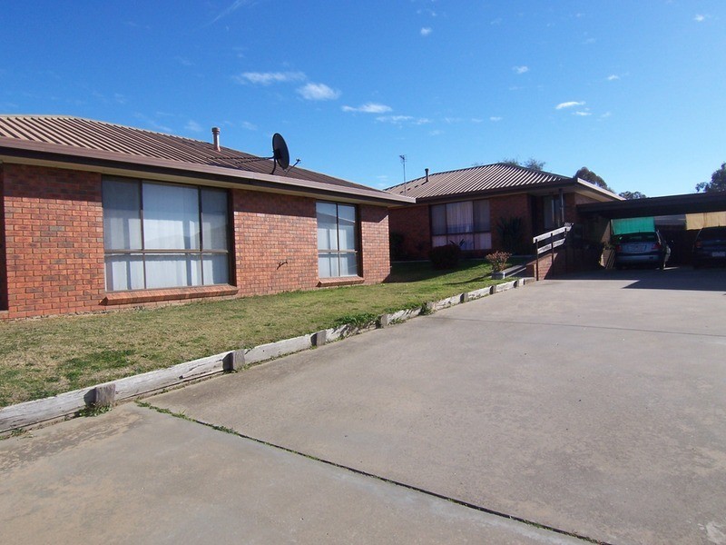 2/24 Turner Street, California Gully VIC 3556