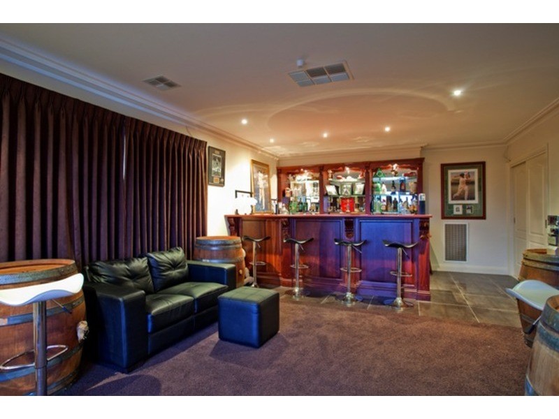 6 Hansa Court, Kangaroo Flat VIC 3555