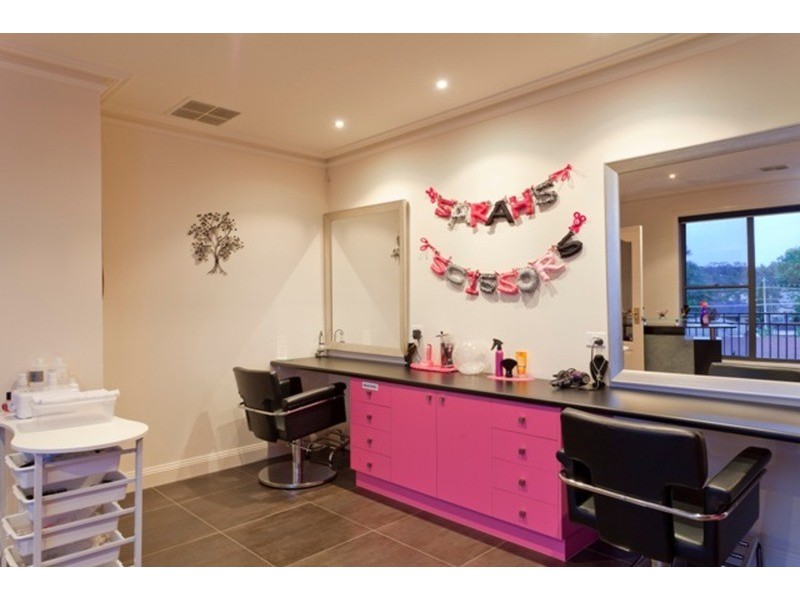 6 Hansa Court, Kangaroo Flat VIC 3555