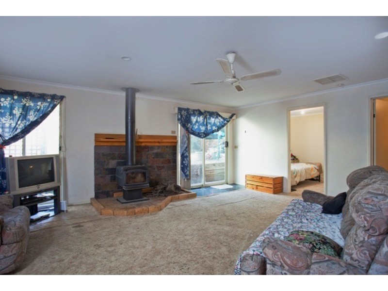 253 Eaglehawk Road, Long Gully VIC 3550