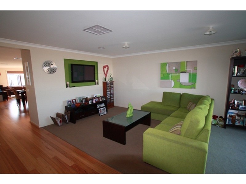 17 McConnachie Court, Ascot VIC 3551