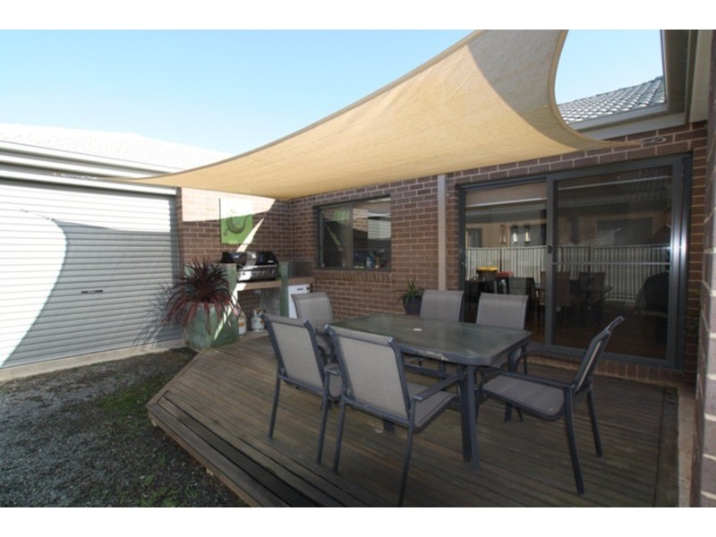 17 McConnachie Court, Ascot VIC 3551