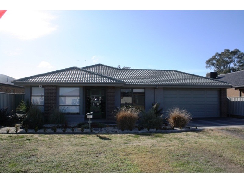 17 McConnachie Court, Ascot VIC 3551