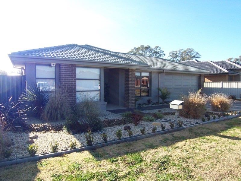 17 McConnachie Court, Ascot VIC 3551