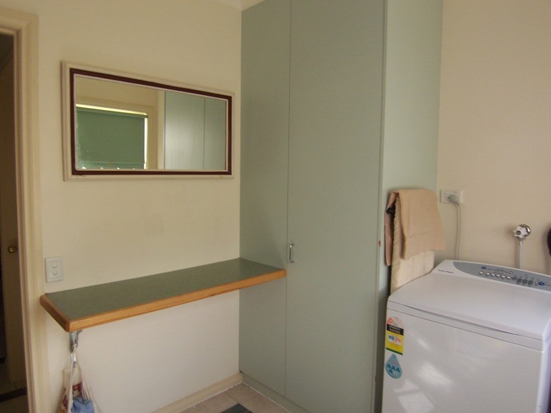 4 Davey Close, Flora Hill VIC 3550