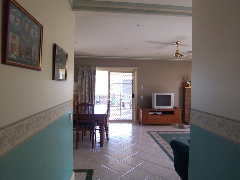 4 Davey Close, Flora Hill VIC 3550