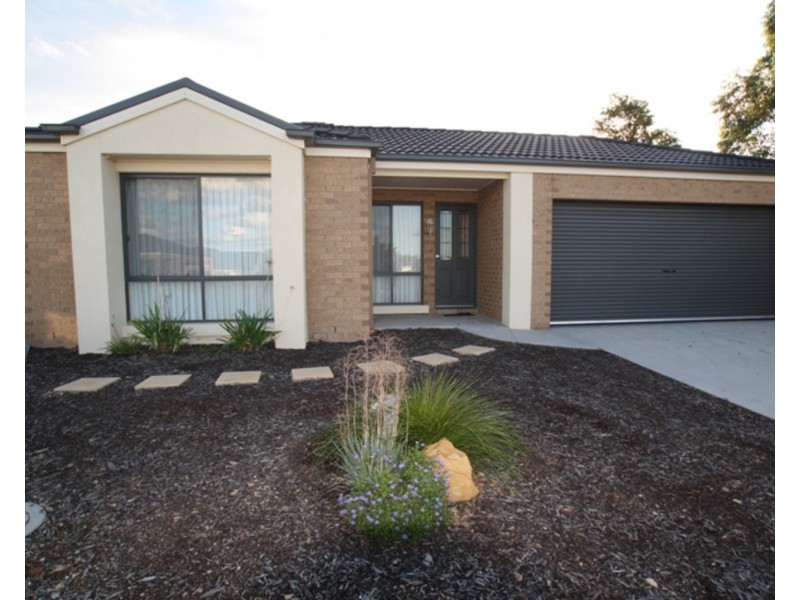 16 Elizabeth Street, Kangaroo Flat VIC 3555