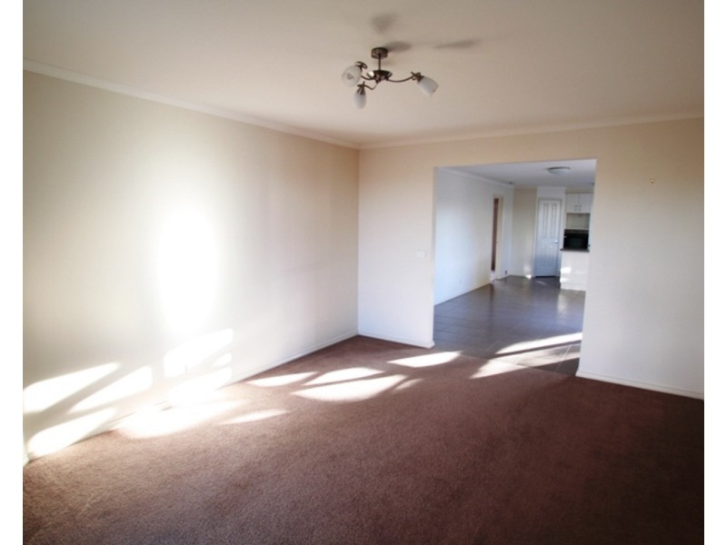 16 Elizabeth Street, Kangaroo Flat VIC 3555