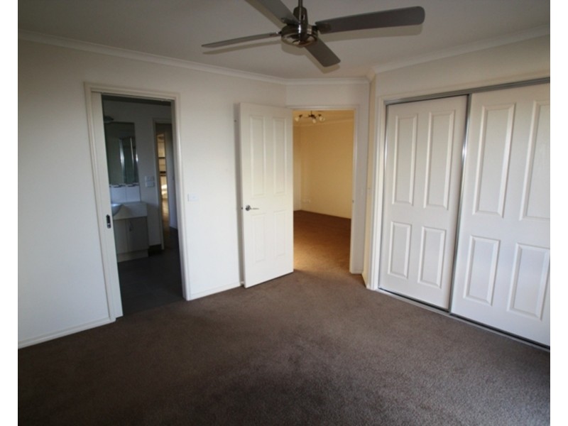 16 Elizabeth Street, Kangaroo Flat VIC 3555
