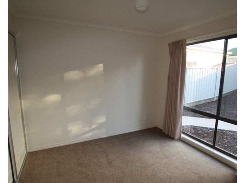 16 Elizabeth Street, Kangaroo Flat VIC 3555