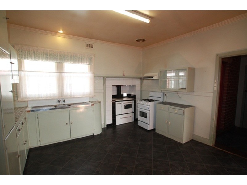 5 Bray Street, Long Gully VIC 3550