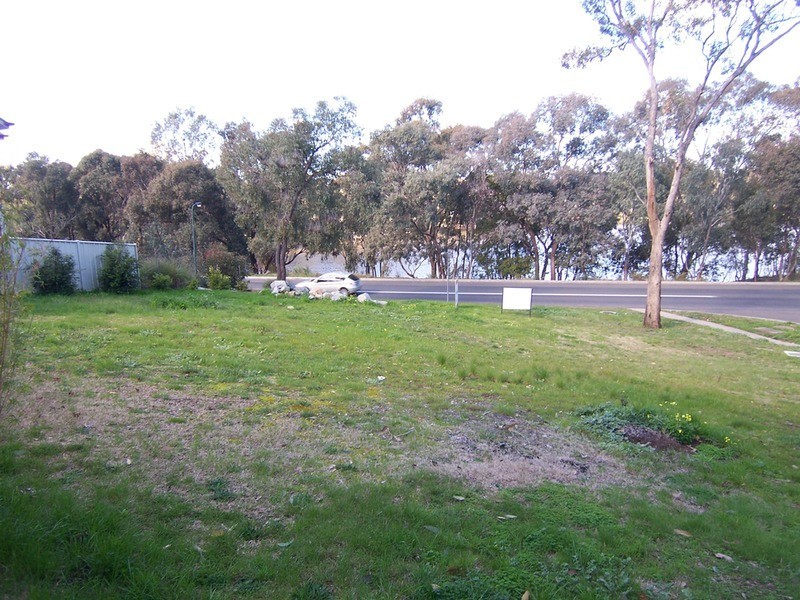 1 Lakewood Drive, Kennington VIC 3550