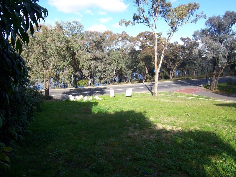 1 Lakewood Drive, Kennington VIC 3550