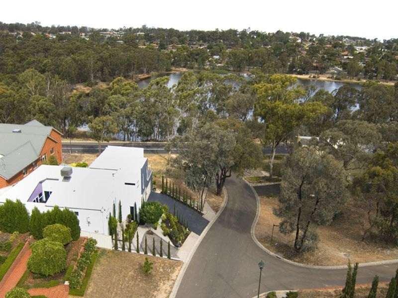 1A Lakewood Drive, Kennington VIC 3550