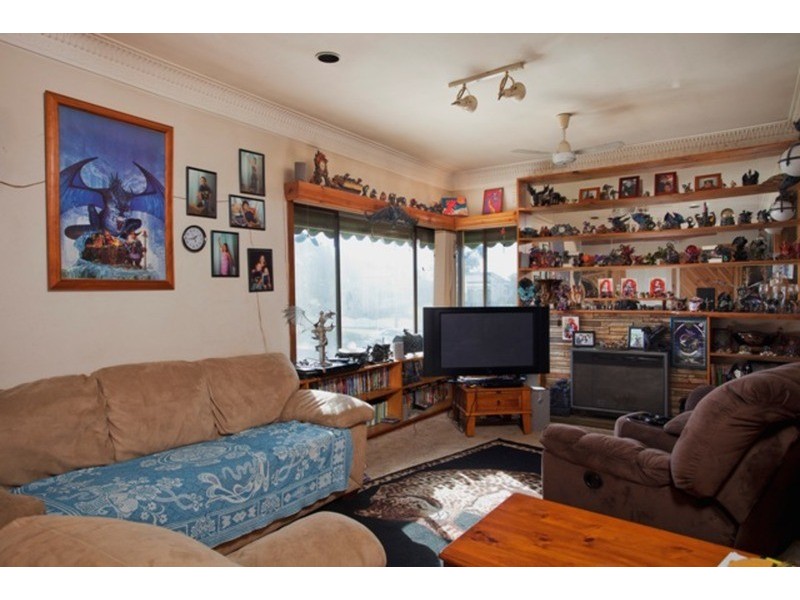 253 Eaglehawk Road, Long Gully VIC 3550