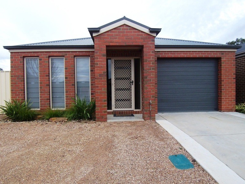 3  Jade  Court, Kangaroo Flat VIC 3555