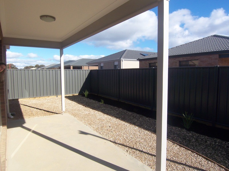 8 Creekside Close, Jackass Flat VIC 3556