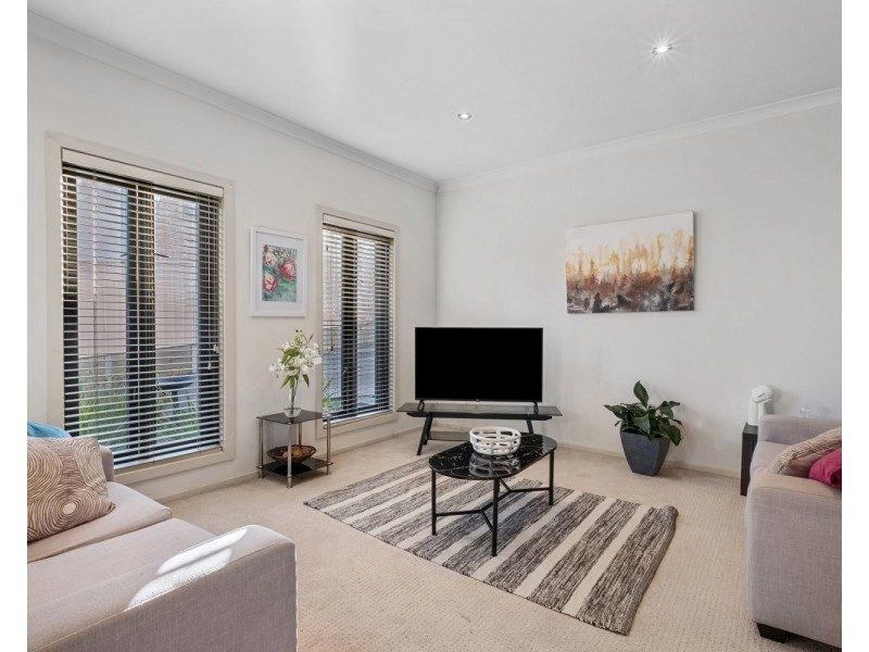2/50 Race Street, Flora Hill VIC 3550
